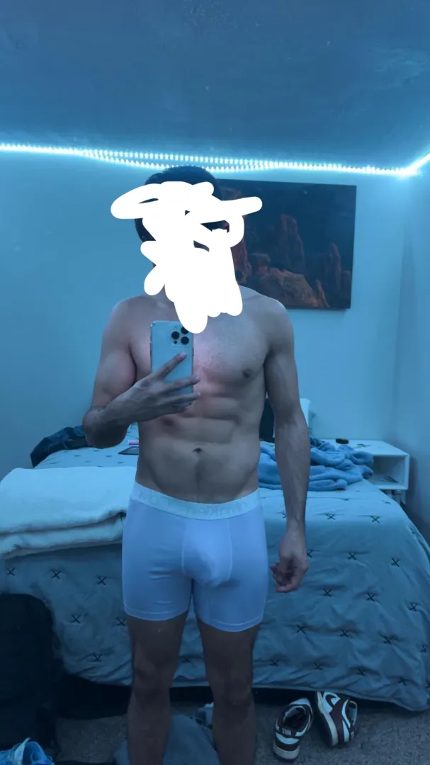 Any dudes wanna jerk together? DM