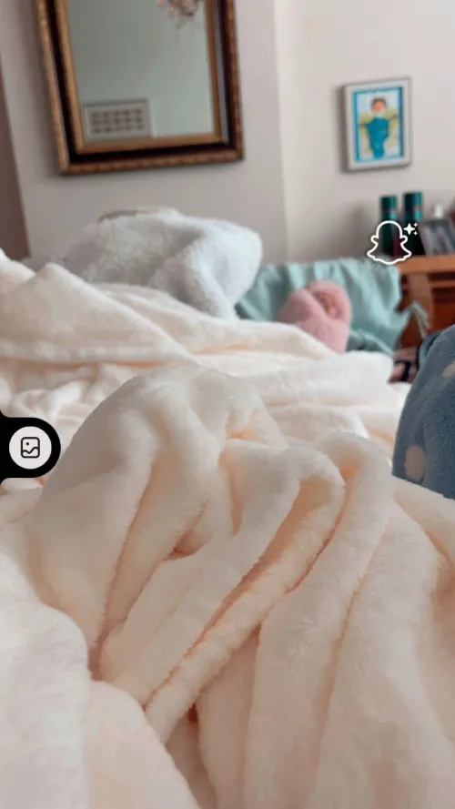 Can someone come and kiss my feet 