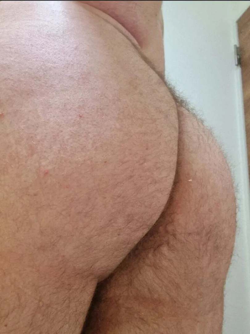 Do it deserve some big verbal dom emo cock?