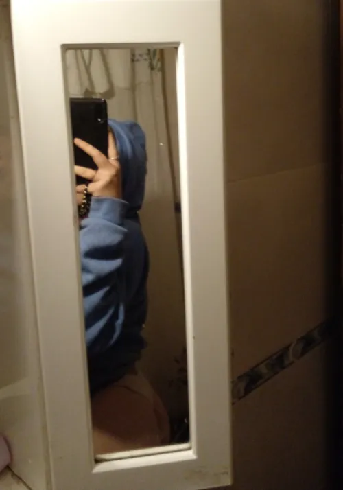 Do you want to see me naked? Follow me.