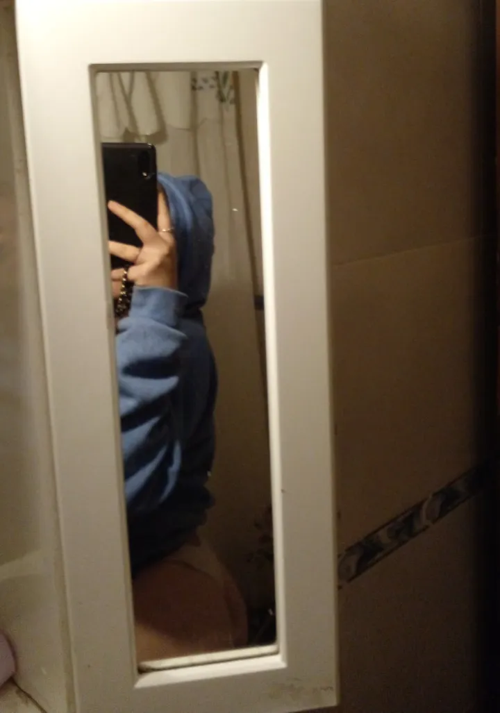 Do you want to see me naked? Follow me.