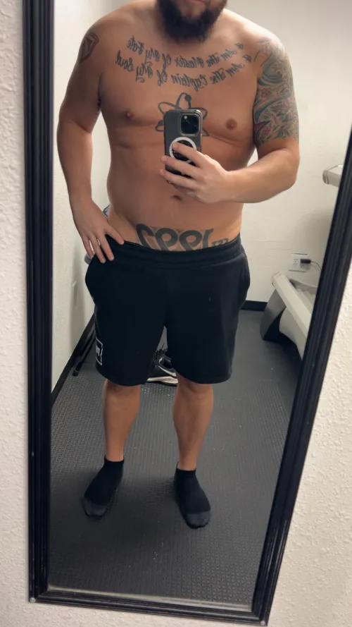 Early morning tan and pump (33m)