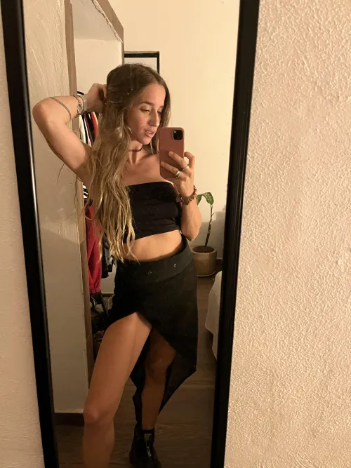 Give or take I'm in love with this outfit 