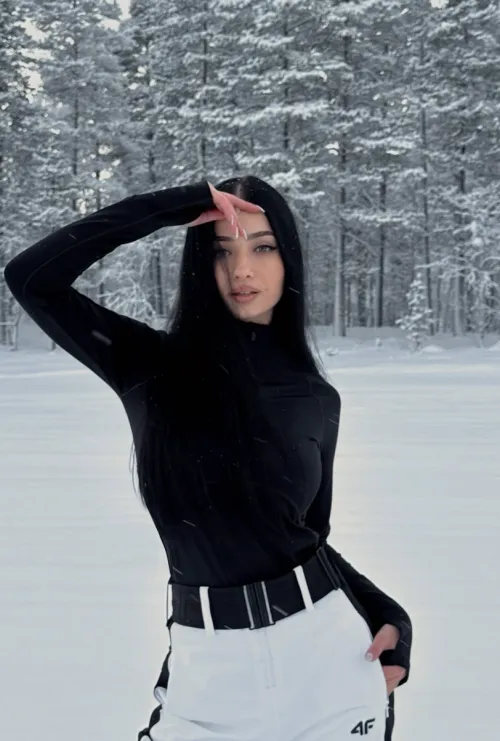 Hej! chętnie odegram posłuszną Influ w RP, musisz potrafić się rozpisywać jak i mieć fabułę którą byś chciał żebyśmy odegrali, oczekuje również minimalne zaangażowanie w pisaniu, fotki załatwię bez problemu, nie odpisuje na 