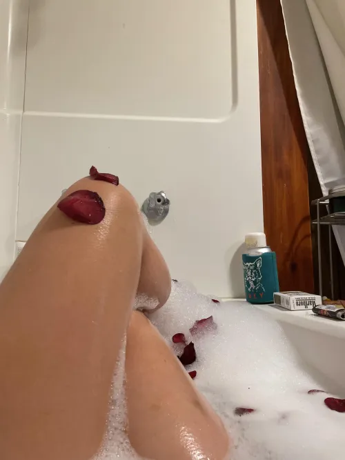 Hey you! Im curious on what you’re waiting on, Married and ready to chat! (MF4F)