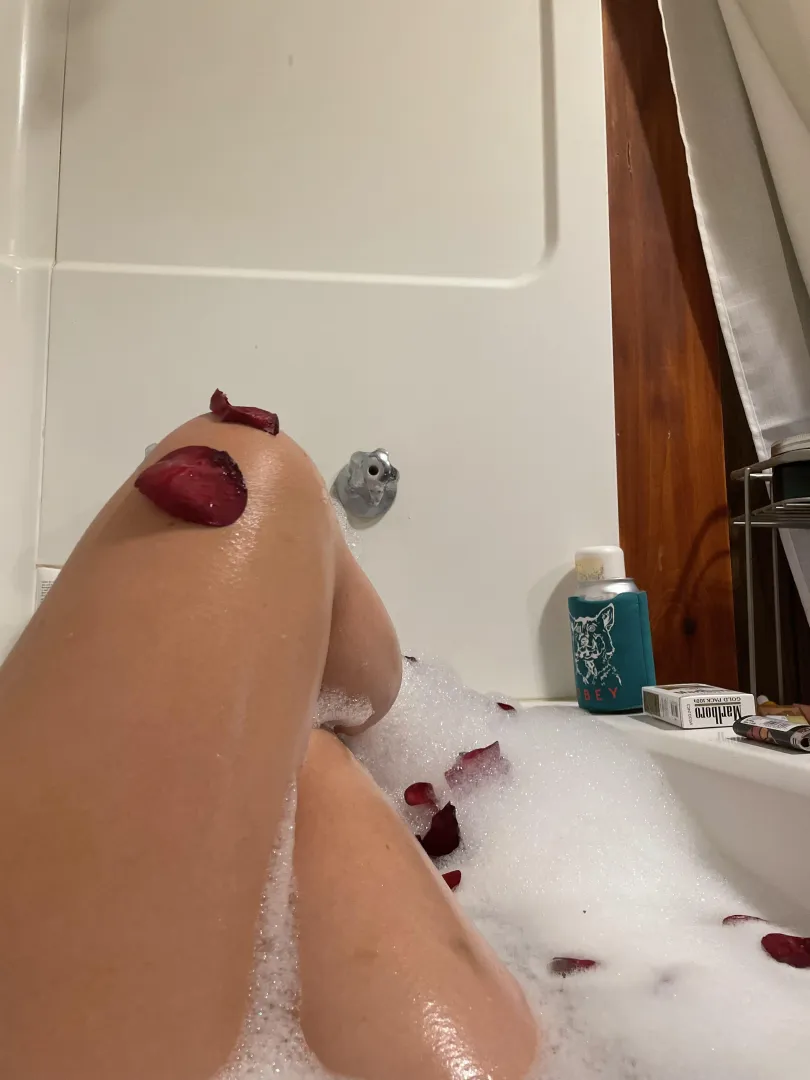 Hey you! Im curious on what you’re waiting on, Married and ready to chat! (MF4F)