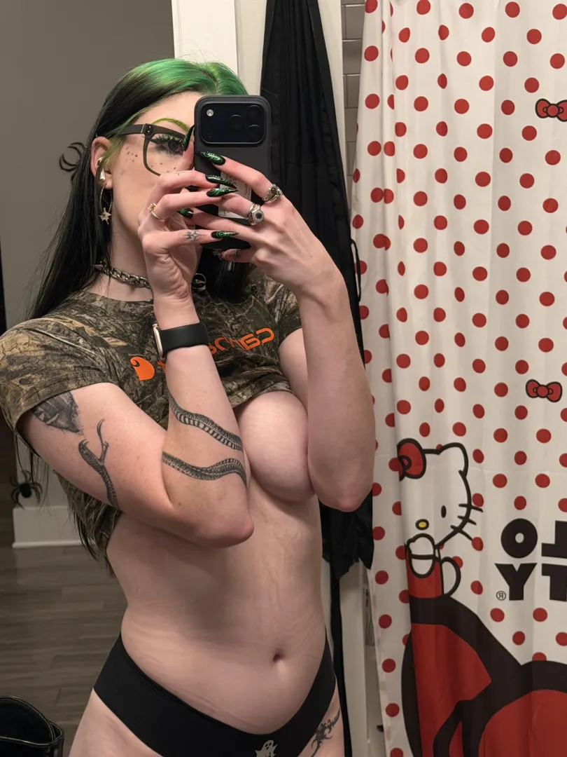 Hope you're into girls built like me