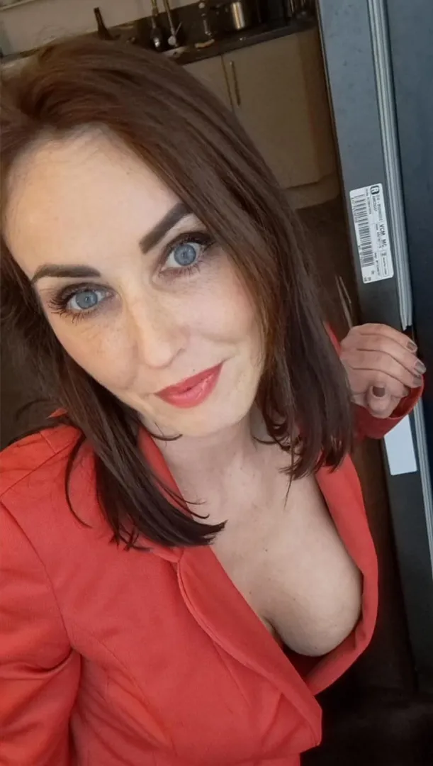 I'm still single, still bored, still getting no likes 