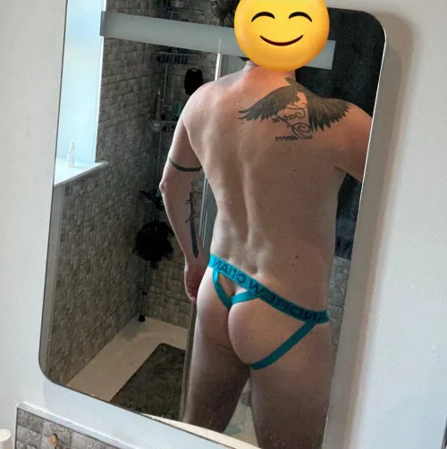 Irish boy looking to serve