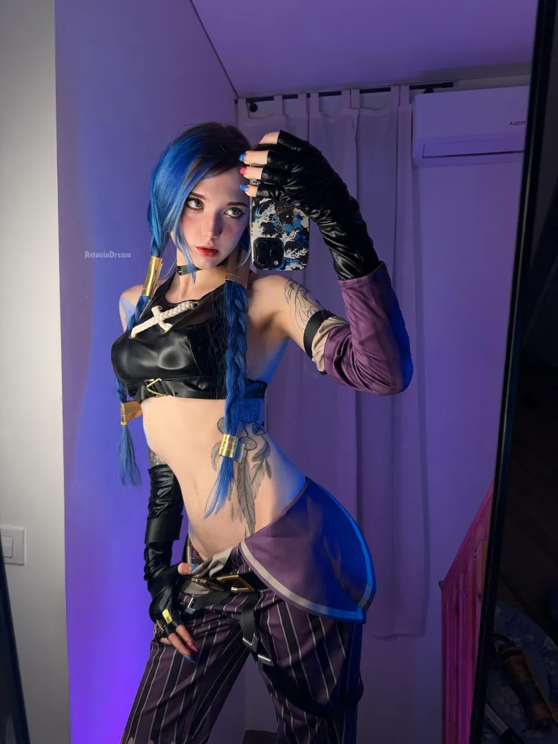 Jinx Selfie