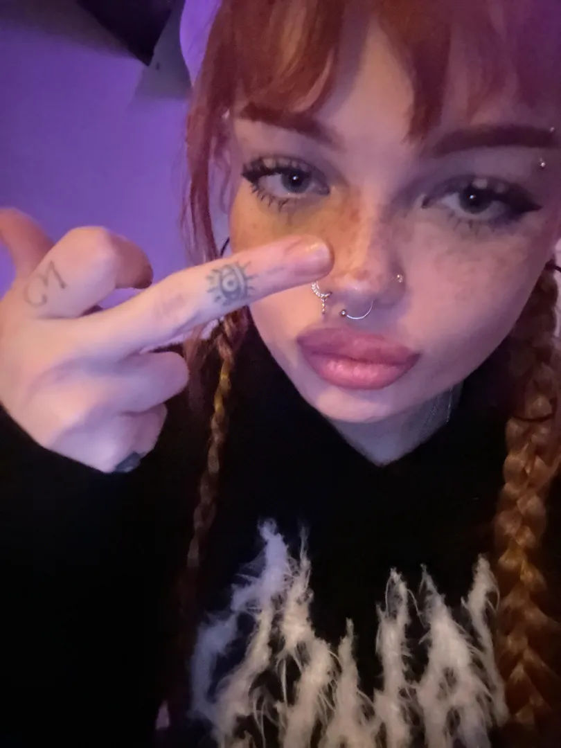 Tele ceecat3 :P 22 yo uk findomme ( calls drains customs snaps sessions) beg for me bitchboy 