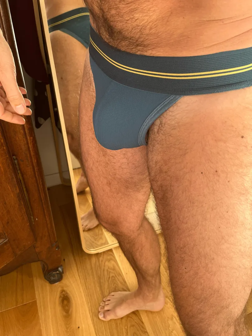 Age 43. Love these when I haven’t trimmed in a while and pubes start to stick out.