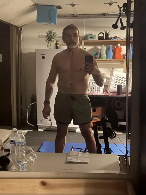 An easy 4 miler to close out the weekend.