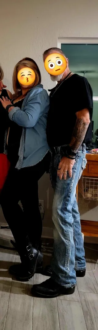 Couple looking for another couple or single woman. we are hosting tonight let's stay warm together ...NW side