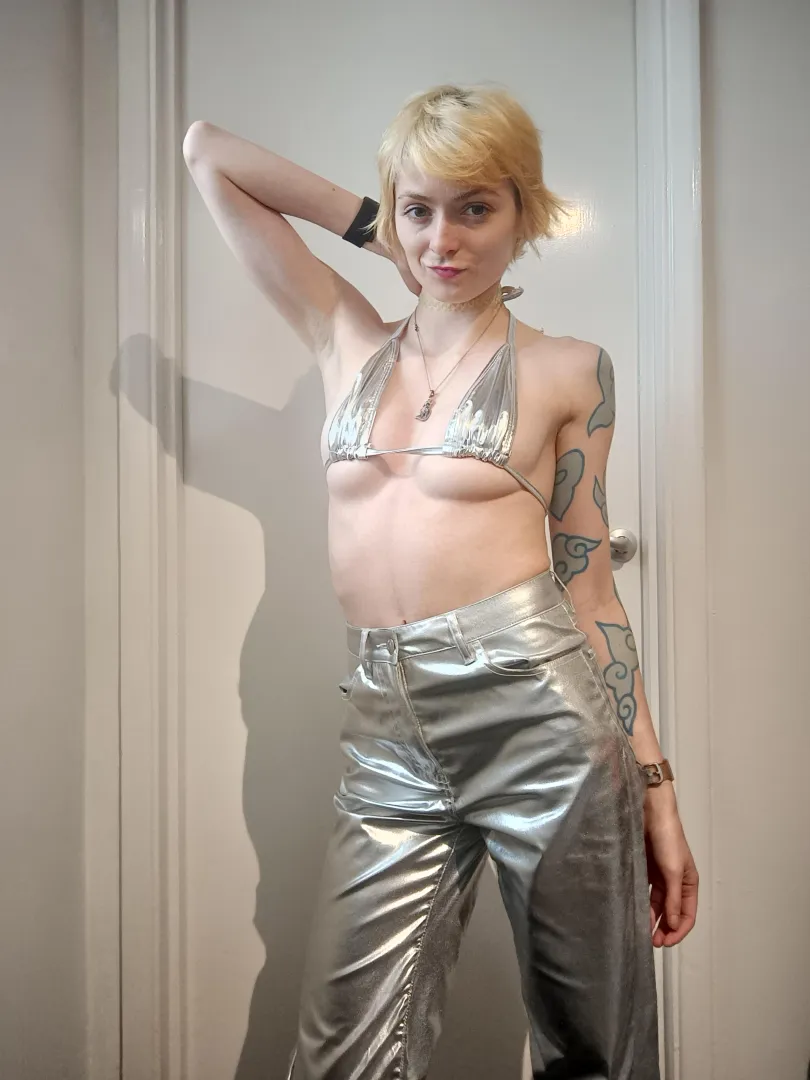 Hi I'm Lily from London