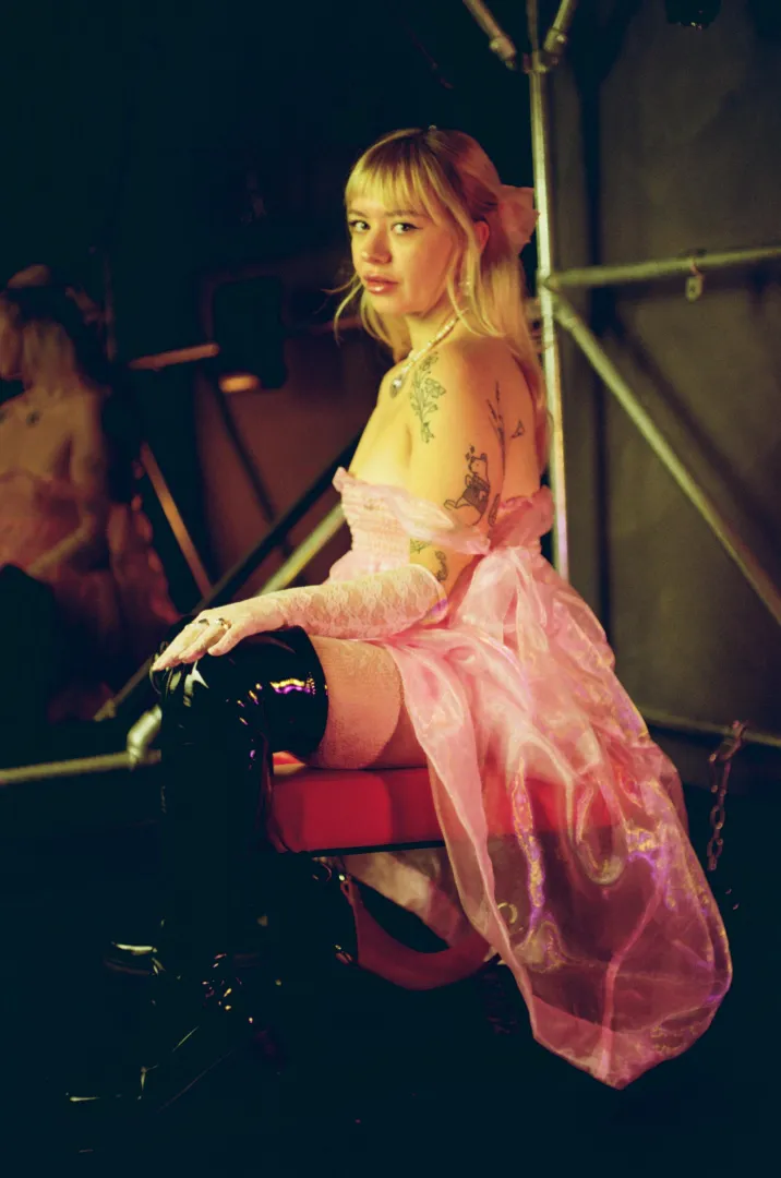 Once again looking for filming slaves. Last time I asked, I got a lot of responses &a lot of no-shows. First slave to make a series of training videos: 2 sessions of around 2 hours within one month. Must be available in London in the AM. Second slave