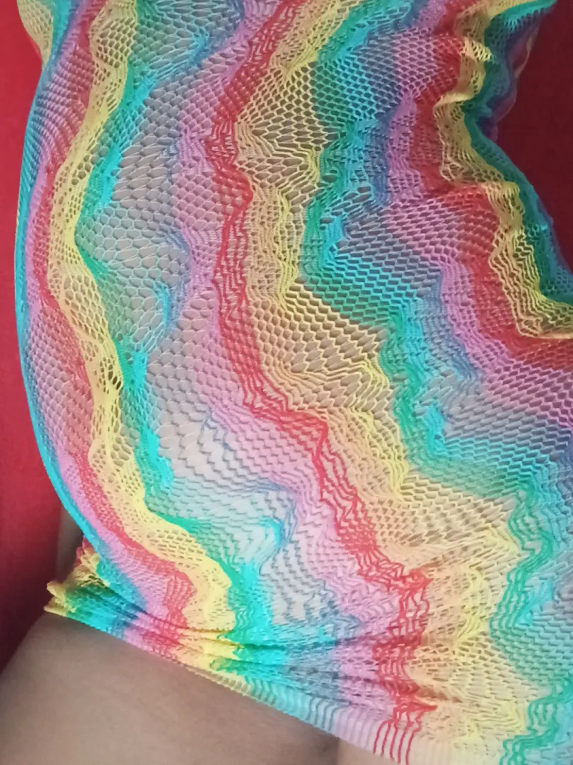 She's pregnant and wants to please a horny dad.