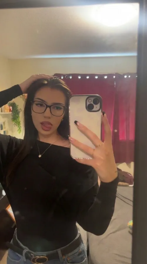 Subby begged to pay for my nails but couldn't afford longer ones maybe a better sub can help me out 