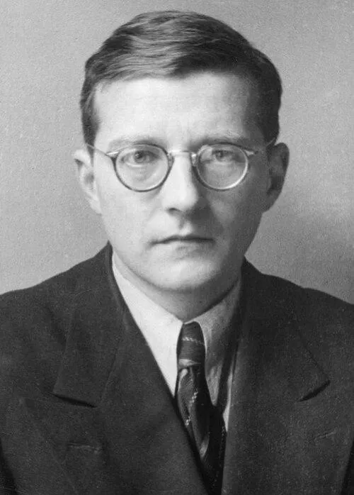 What if Shostakovich (1906-1975) met Saki