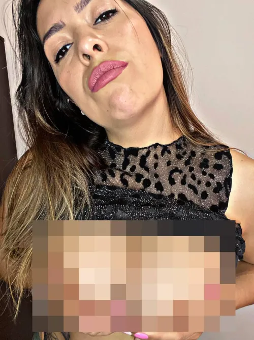 Your only mission today is to contemplate my perfect pixels