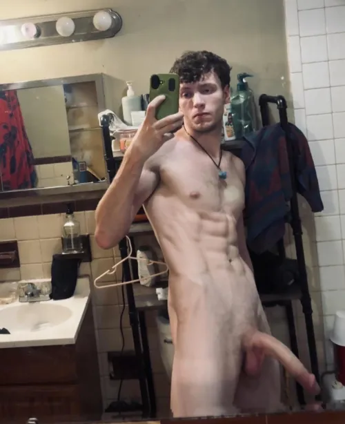 21 college athlete‍♂️ Hard to resist isn’t it?‍Let this BWC bring ur fantasies and kinks to life Dm open