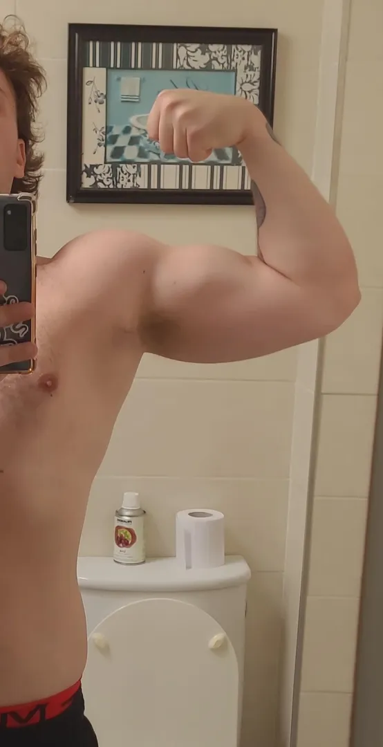 28, just your average Big guy from argentina