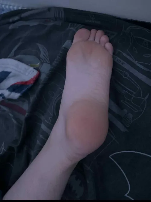 Anybody want a tickle torture vid of my man tickling me? Let me know!