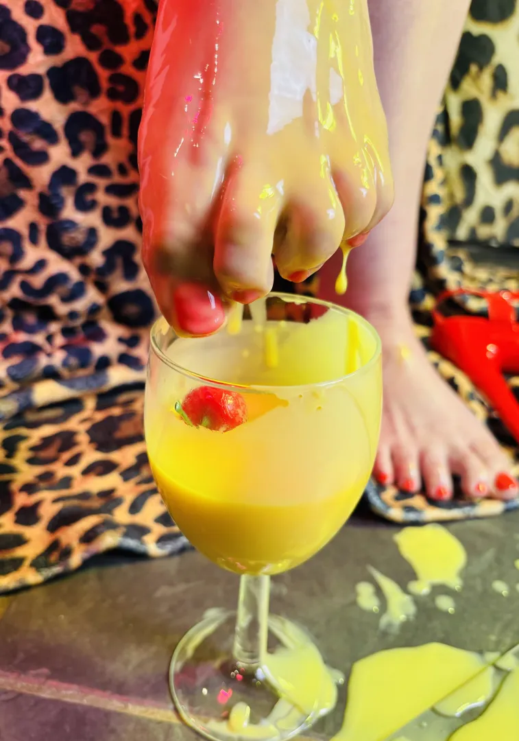Anyone for a snowball? I just need to add lemonade now. Videos on my sites. Lulu Xxx Feet xxX [oc]