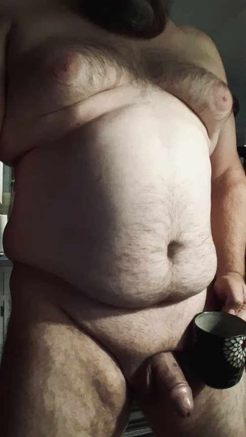 Cold day out, need another cup this afternoon. Just trying to stay warm w/ out putting any thing on☕️