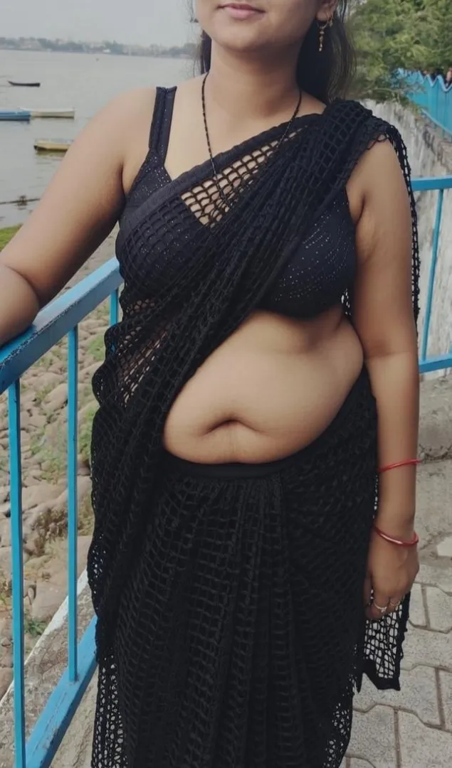 Desi wife's navel