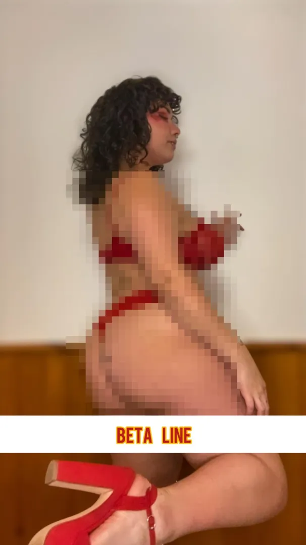 Focus in my Feet, pathetic beta boy