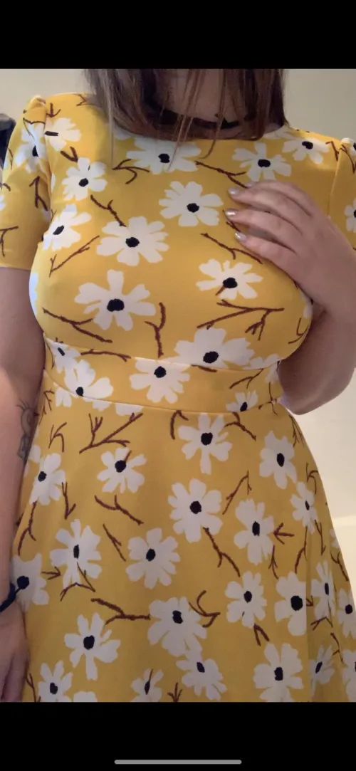 (F)ully dressed but still on display? 