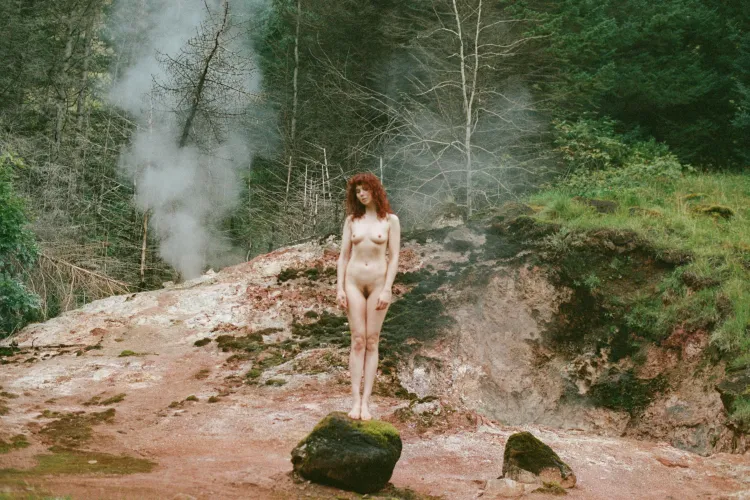 Icelandic Selkie // Nikon FM2 50mm f/1,4 - Portra 400