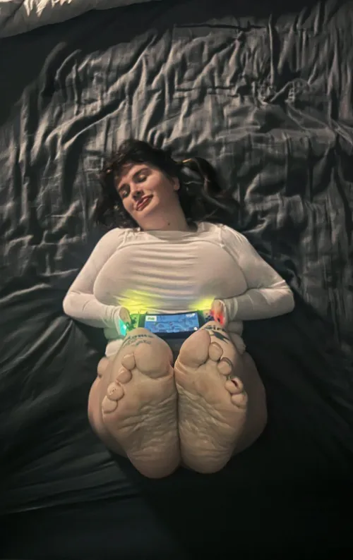 Just a girl workin’ hard to pay Tom Nook