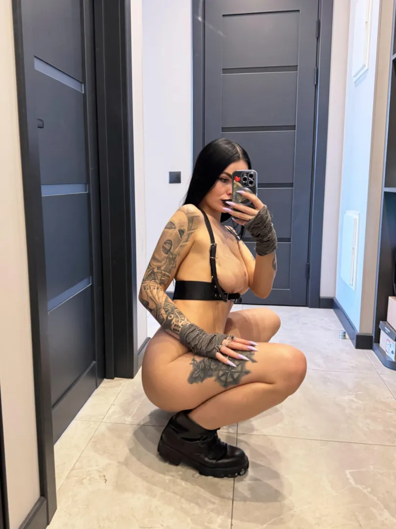 Looking for a big tiddy goth gf?