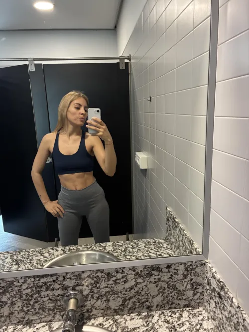 Looking for you favorite milf?