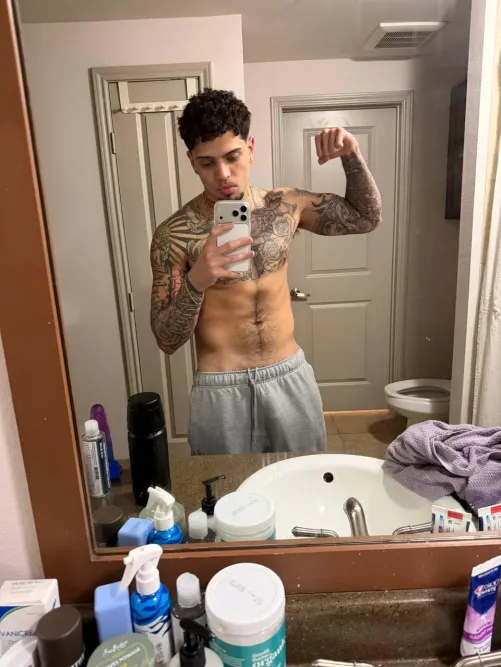 Mirror check. Biceps didn’t skip today