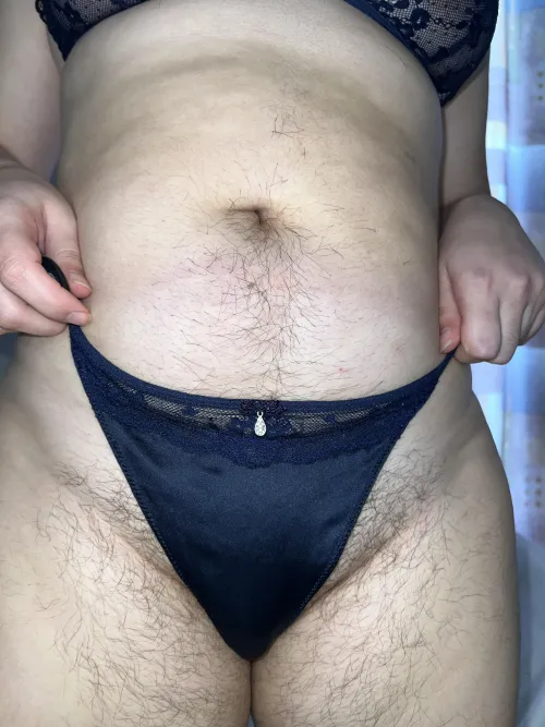 Overflowing pubes