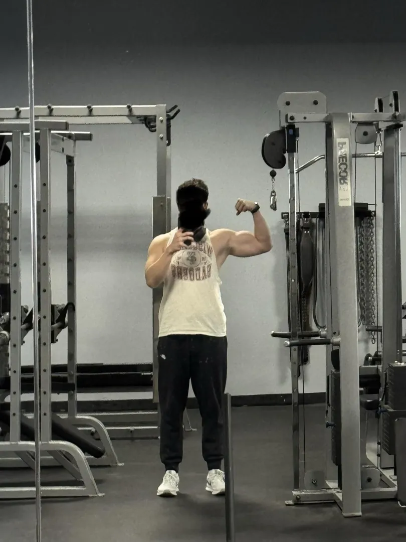 shoulder day bicep check