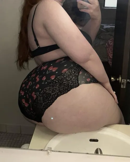 snowed in and cheeked up