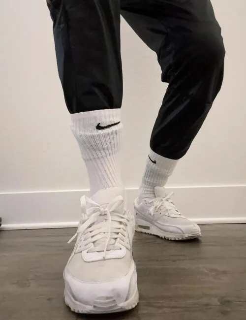 Vers guy into socks sneakers feet spit sniff size 12