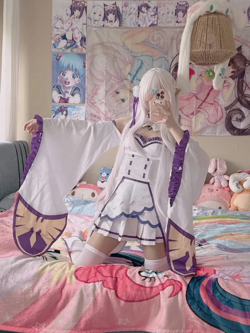 Who wouldn't like a cosplayer gf??