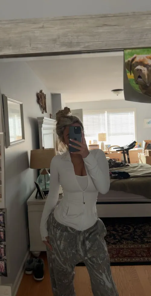 19 1st timer  - looking for fun couple to join. 