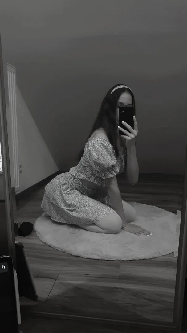 [20] Herrin sucht Sklaven.