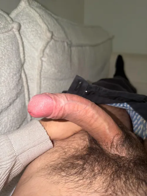 27yo 8inches bro from Paris - anyone ?