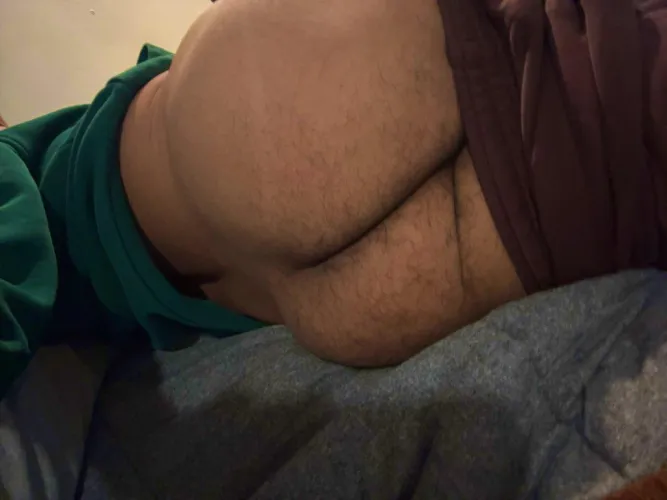 29 [m4m] #brooklyn - looking for bi married guys into hairy bottoms