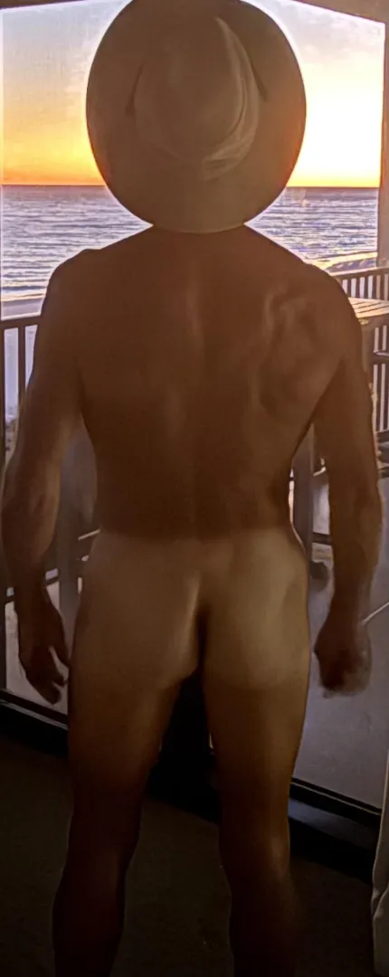 A sunset and a full moon simultaneously (57)