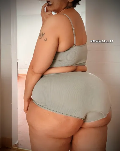 Awaiting Your Arrival  | @Malyshka_52