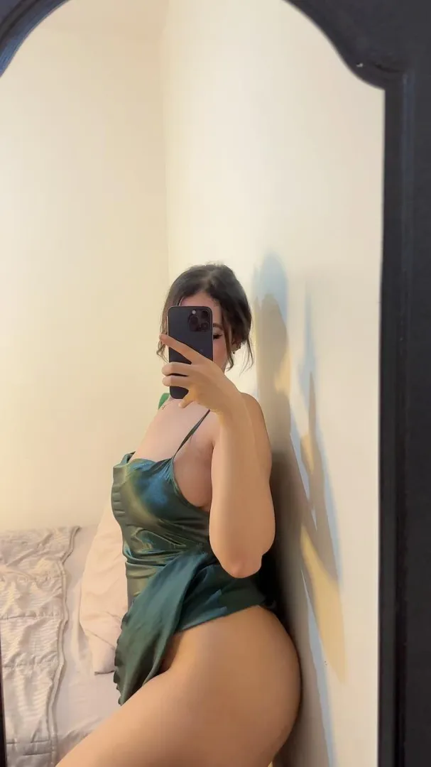 Bow down, for I am the queen of your desires