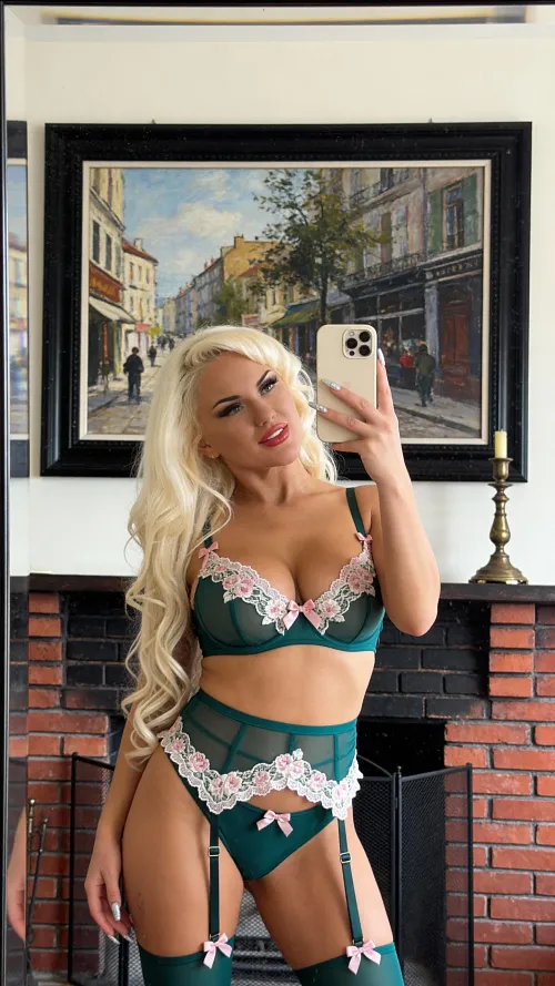 Cute green lace lingerie